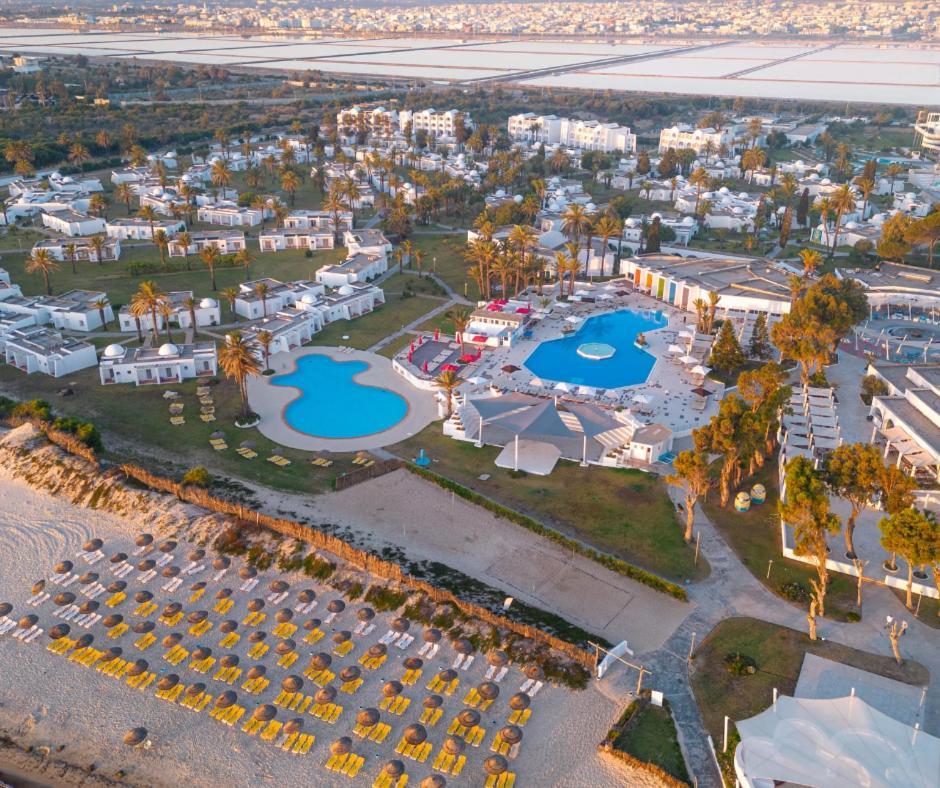 One Aqua Park 4*